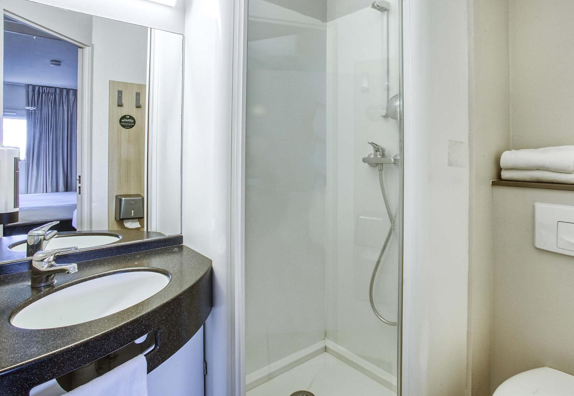 B&B Hotel Angouleme Le Gond-Pontouvre Bagian luar foto
