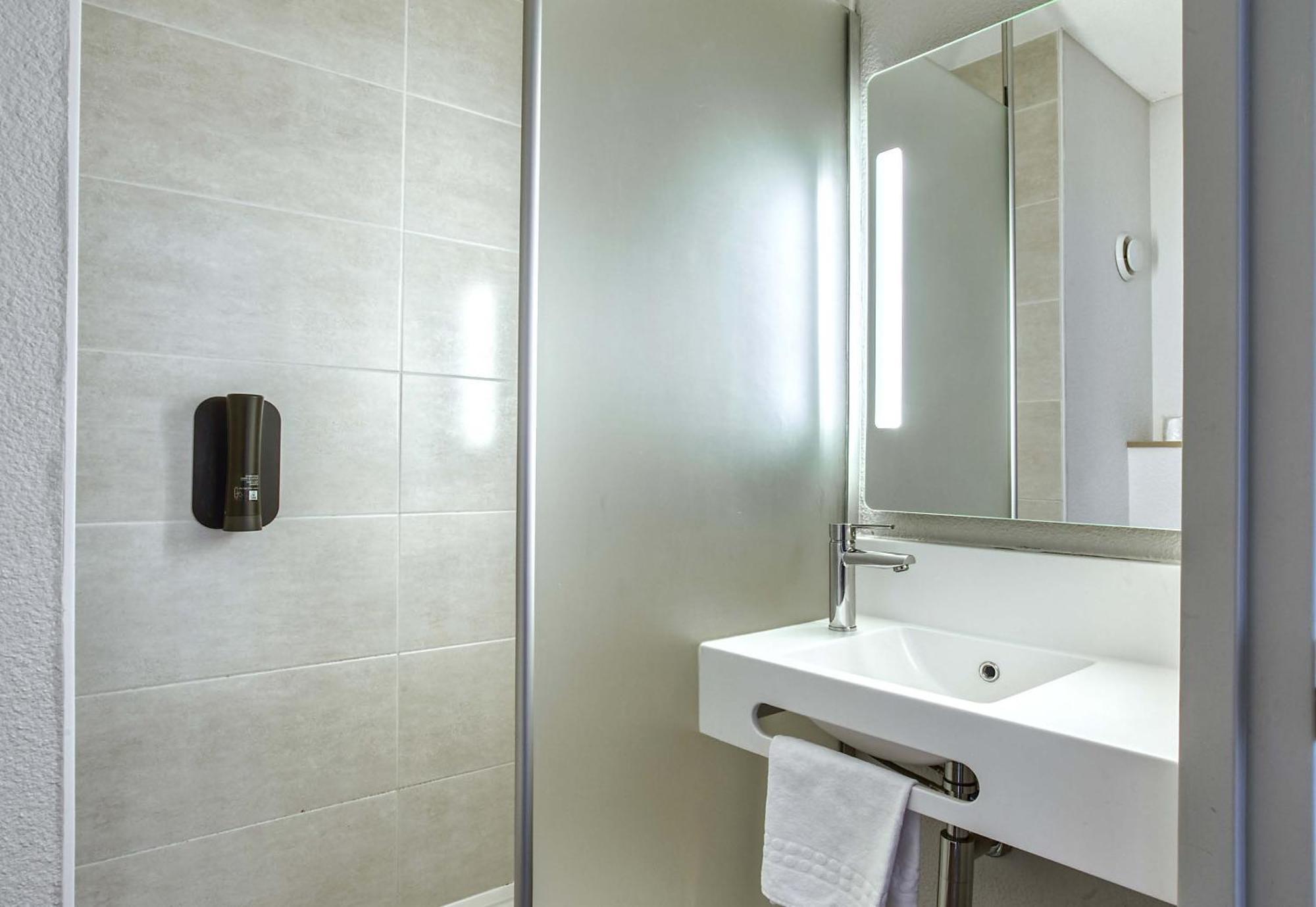 B&B Hotel Angouleme Le Gond-Pontouvre Bagian luar foto
